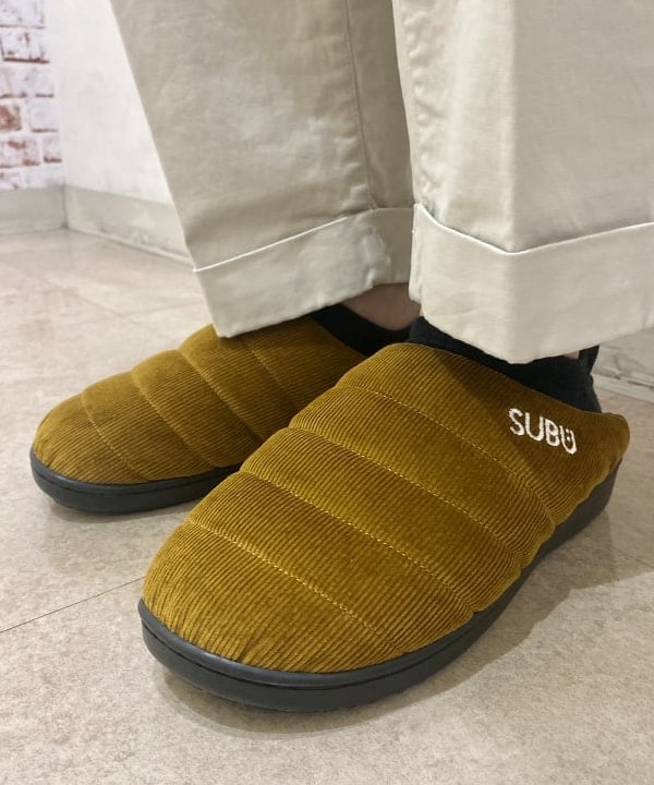 鈴木 悠里さんの「BEAMS WOMEN｜BEAMS / ミニロゴ ロングスリーブ Tシャツ」を使ったコーディネート