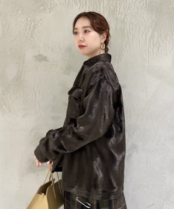 大川 美咲さんの「BEAMS WOMEN｜Ray BEAMS / パイプ フープ ピアス」を使ったコーディネート