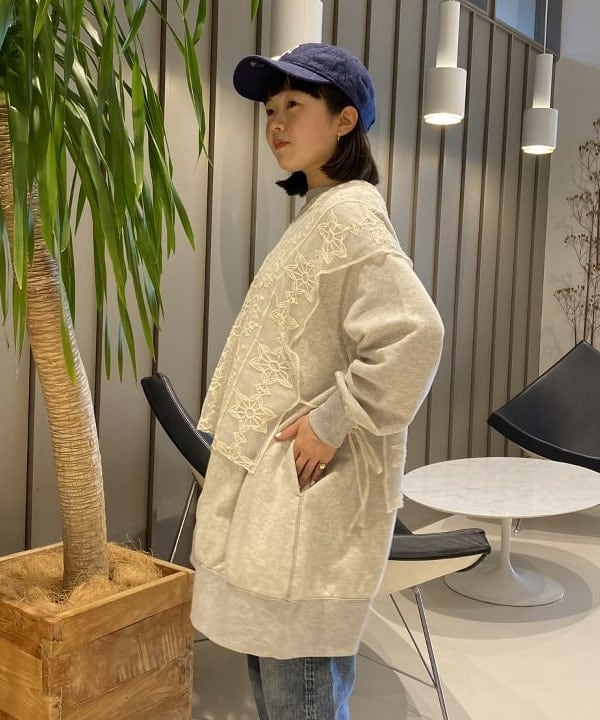 大田 麗未さんの「BEAMS WOMEN｜L.L.Bean / Deep Bottom Deluxe Boat and Tote S」を使ったコーディネート