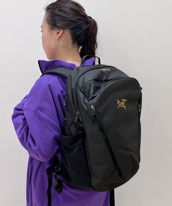 清水 彩乃さんの「BEAMS WOMEN｜ARC’TERYX / MANTIS 26 BACKPACK」を使ったコーディネート