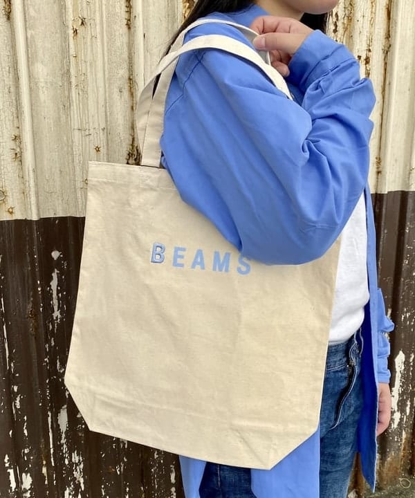 鈴木 悠里さんの「BEAMS WOMEN｜ベーシック ストレッチ デニムパンツ」を使ったコーディネート