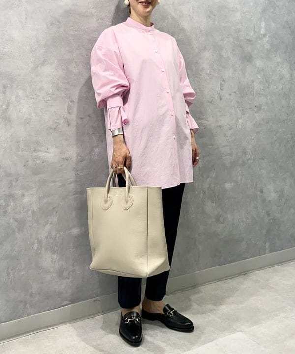 越智 里美さんの「BEAMS WOMEN｜YOUNG&OLSEN / レザートートバッグ M」を使ったコーディネート
