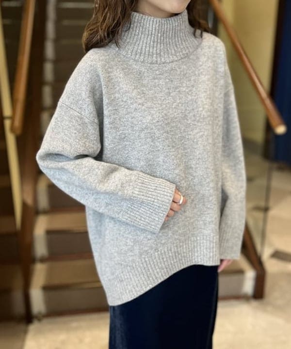 蒲原 捺美さんの「BEAMS WOMEN｜Demi-Luxe BEAMS / ハイネック ニット」を使ったコーディネート