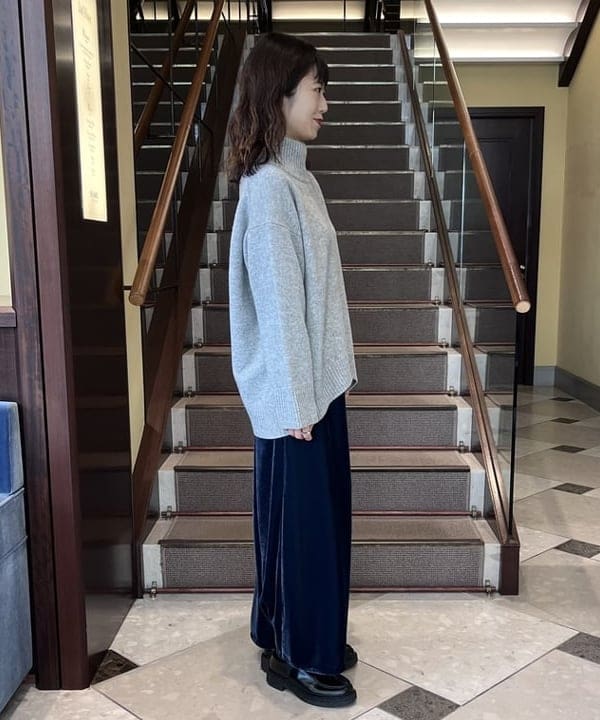 蒲原 捺美さんの「BEAMS WOMEN｜Demi-Luxe BEAMS / ハイネック ニット」を使ったコーディネート