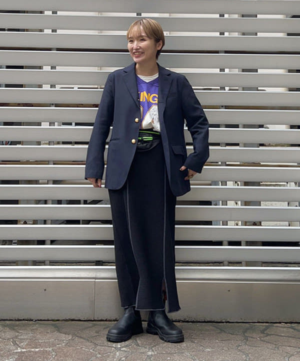 朱華さんの「BEAMS WOMEN｜BEAMS BOY / ポリエステル ウール 3ボタン ブレザー」を使ったコーディネート