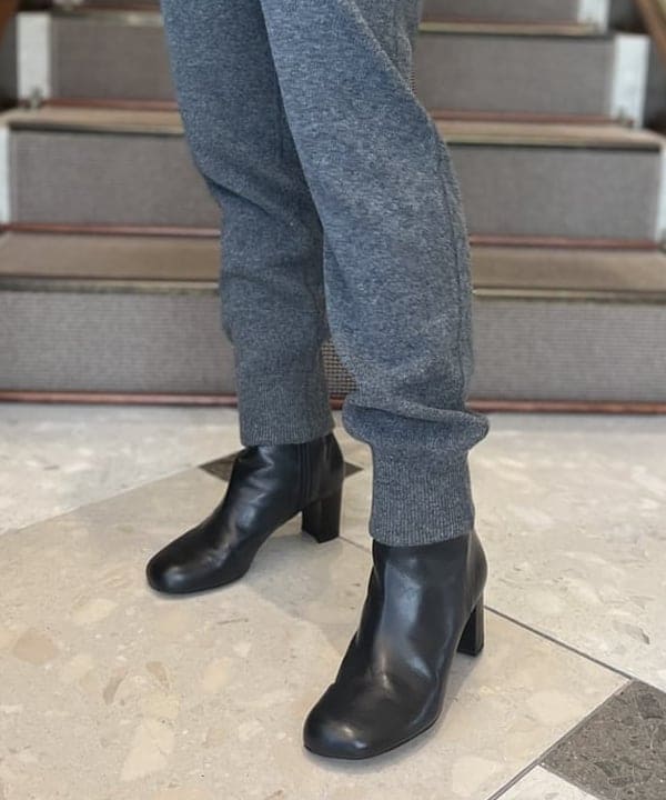 蒲原 捺美さんの「BEAMS WOMEN｜SLOANE / 30ゲージ メリノウール天竺 クルーネックニット」を使ったコーディネート