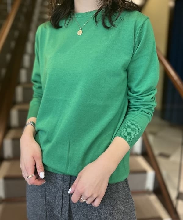 蒲原 捺美さんの「BEAMS WOMEN｜SLOANE / 30ゲージ メリノウール天竺 クルーネックニット」を使ったコーディネート