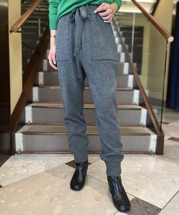 蒲原 捺美さんの「BEAMS WOMEN｜SLOANE / 30ゲージ メリノウール天竺 クルーネックニット」を使ったコーディネート