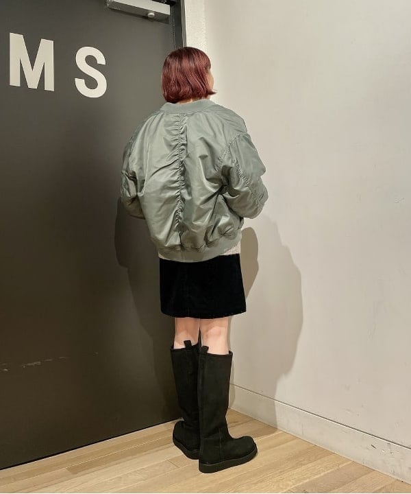 葛岡 七海さんの「BEAMS WOMEN｜Ray BEAMS / ギャザー ボリューム スリーブ Tシャツ」を使ったコーディネート