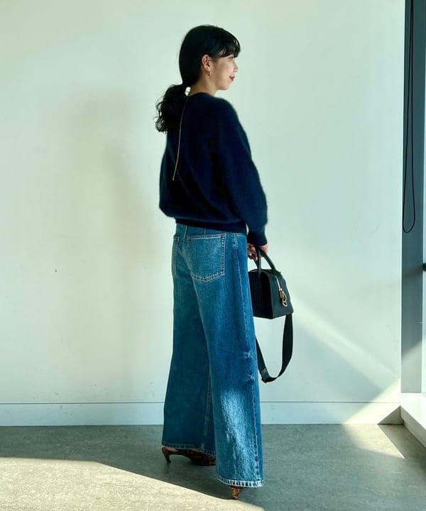 中丸　栞さんの「BEAMS WOMEN｜TOFF&LOADSTONE / ジョリー ミニボストン ショルダーバッグ」を使ったコーディネート
