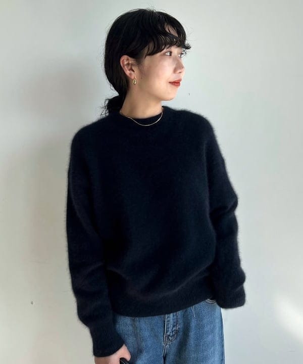 中丸　栞さんの「BEAMS WOMEN｜TOFF&LOADSTONE / ジョリー ミニボストン ショルダーバッグ」を使ったコーディネート