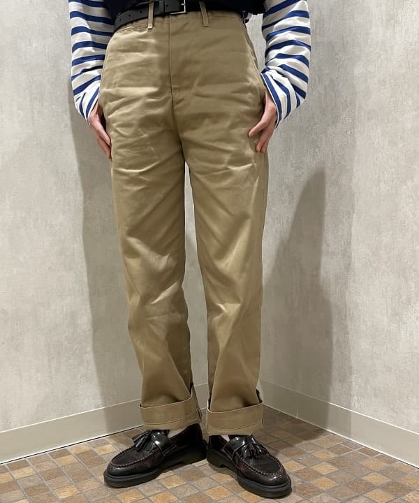 葵さんの「BEAMS WOMEN｜【別注】BUZZ RICKSON'S / チノパンツ」を使ったコーディネート