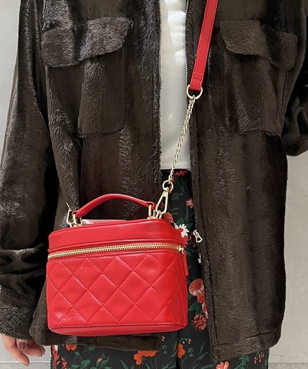 大川 美咲さんの「BEAMS WOMEN｜Ray BEAMS / パイプ フープ ピアス」を使ったコーディネート