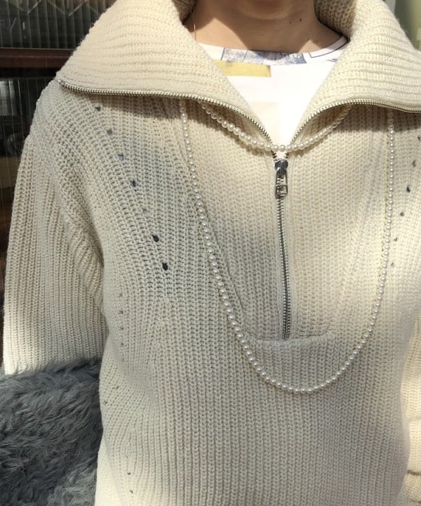 山本 留奈さんの「BEAMS WOMEN｜BEAMS BOY / 樹脂 パール ロング ネックレス」を使ったコーディネート