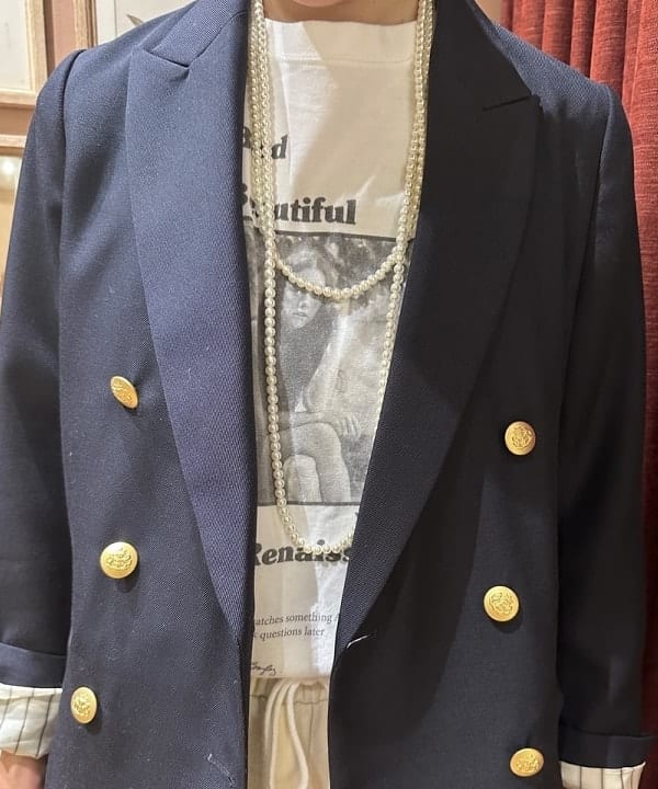 山本 留奈さんの「BEAMS WOMEN｜BEAMS BOY / 樹脂 パール ロング ネックレス」を使ったコーディネート