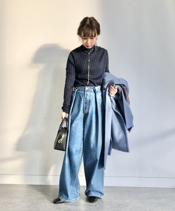 佐藤 美樹さんの「BEAMS WOMEN｜TOFF&LOADSTONE / ジョリー ミニボストン ショルダーバッグ」を使ったコーディネート