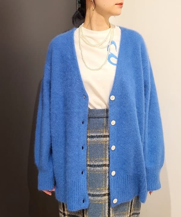 saori KATOさんの「BEAMS WOMEN｜RED CARD TOKYO / Anniversary Slim テーパード デニムパンツ」を使ったコーディネート