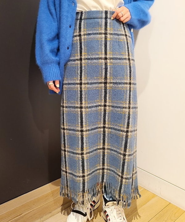 saori KATOさんの「BEAMS WOMEN｜RED CARD TOKYO / Anniversary Slim テーパード デニムパンツ」を使ったコーディネート