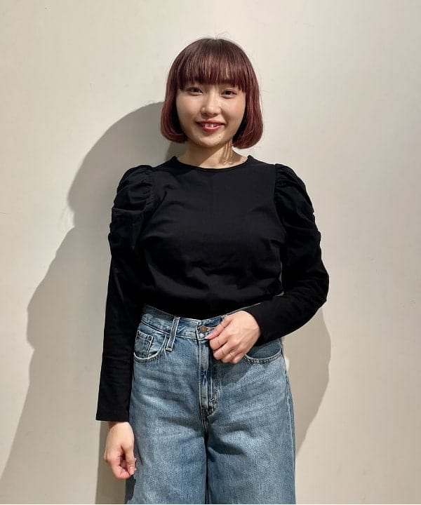 葛岡 七海さんの「BEAMS WOMEN｜Ray BEAMS / ギャザー ボリューム スリーブ Tシャツ」を使ったコーディネート