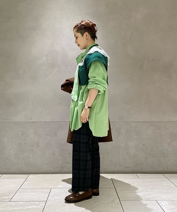 吉野 多恵さんの「BEAMS WOMEN｜BEAMS BOY / GOLDメッキ 0.8mm リング」を使ったコーディネート