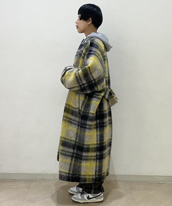 オカモト ミサキさんの「BEAMS WOMEN｜BEAMS BOY / 樹脂 パール ロング ネックレス」を使ったコーディネート