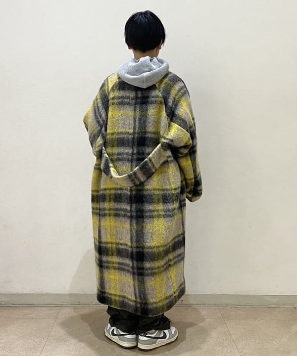 オカモト ミサキさんの「BEAMS WOMEN｜BEAMS BOY / 樹脂 パール ロング ネックレス」を使ったコーディネート