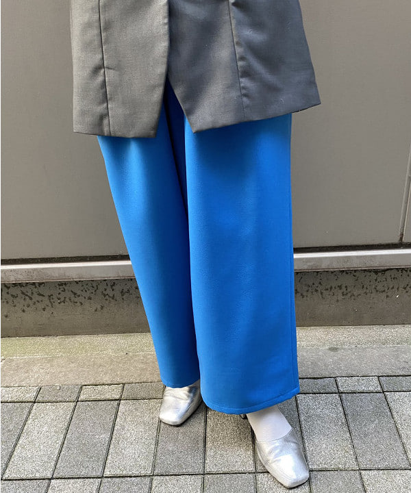 庭野 優紀さんの「BEAMS WOMEN｜Ray BEAMS / アンクルストラップ パンプス」を使ったコーディネート