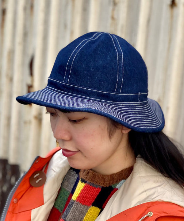 鈴木 悠里さんの「BEAMS WOMEN｜BEAMS PLUS / Crew Hand Knit Patchwork」を使ったコーディネート