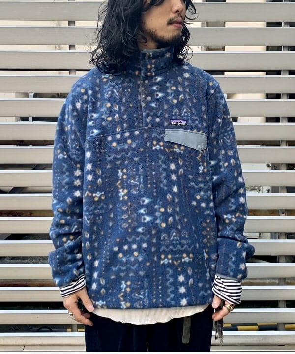 佐々木 祐太さんの「BEAMS WOMEN｜BEAMS PLUS / 2プリーツ コーデュロイ トラウザーズ」を使ったコーディネート