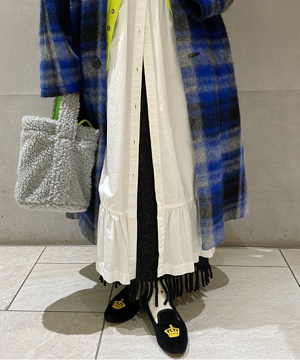 吉野 多恵さんの「BEAMS WOMEN｜BEAMS BOY / GOLDメッキ 0.8mm リング」を使ったコーディネート