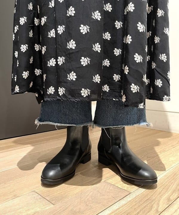 鈴木 亜美さんの「BEAMS WOMEN｜Ray BEAMS / レザー サイドゴア ブーツ」を使ったコーディネート