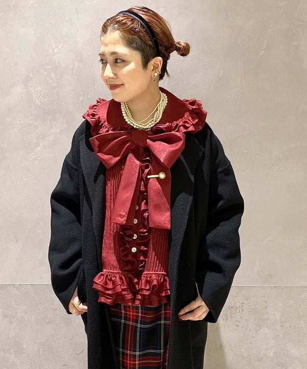 吉野 多恵さんの「BEAMS WOMEN｜BEAMS BOY / GOLDメッキ 0.8mm リング」を使ったコーディネート