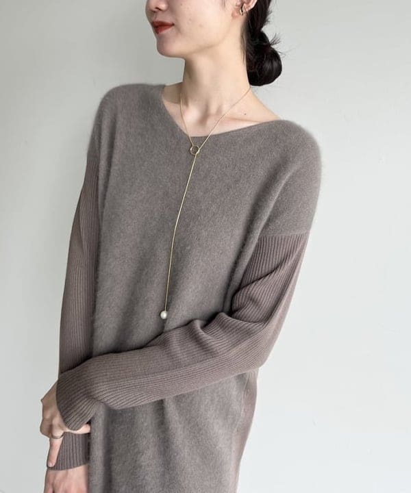 隈元 楓さんの「BEAMS WOMEN｜Demi-Luxe BEAMS / ガラスパール Y字 ネックレス」を使ったコーディネート