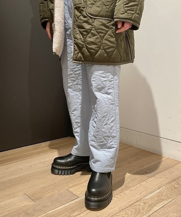 鈴木 亜美さんの「BEAMS WOMEN｜Dr.Martens / AUDRICK」を使ったコーディネート