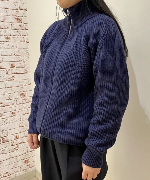 鈴木 悠里さんの「BEAMS WOMEN｜BEAMS PLUS / ウール ワッチキャップ」を使ったコーディネート