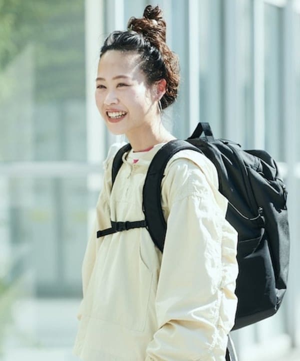 清水 彩乃さんの「BEAMS WOMEN｜ARC’TERYX / MANTIS 26 BACKPACK」を使ったコーディネート