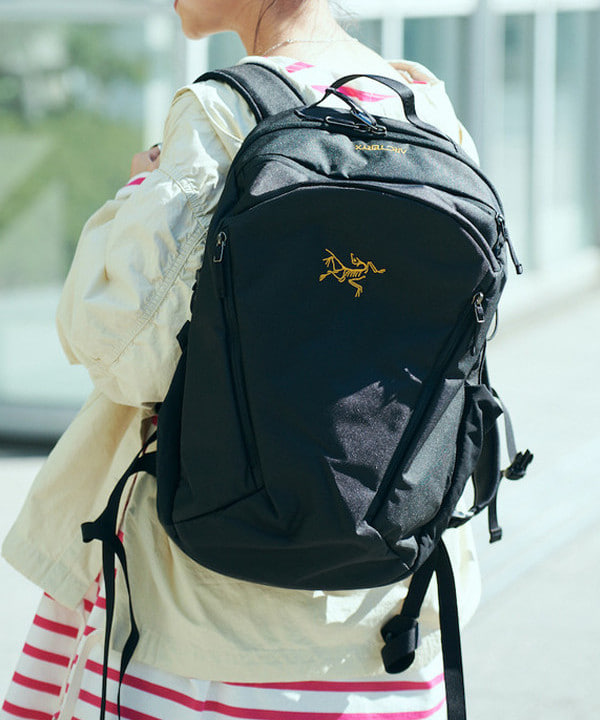 清水 彩乃さんの「BEAMS WOMEN｜ARC’TERYX / MANTIS 26 BACKPACK」を使ったコーディネート