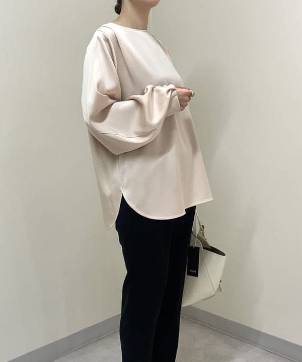 越智 里美さんの「BEAMS WOMEN｜トリアセ 1タック パンツ＊」を使ったコーディネート