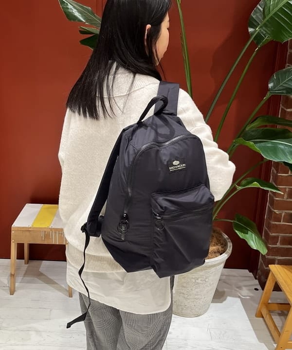 ミナミマリコさんの「BEAMS WOMEN｜BAG'n'NOUN / DAY PACK MAT」を使ったコーディネート