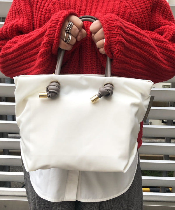 藤井 裕実子さんの「BEAMS WOMEN｜VIOLAd&rsquo;ORO / BIANCA ナイロン トートバッグ S」を使ったコーディネート