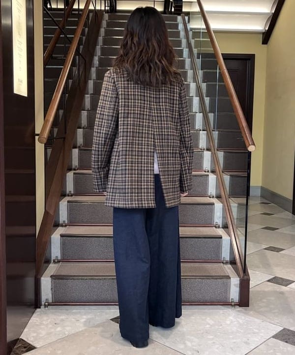 蒲原 捺美さんの「BEAMS WOMEN｜Demi-Luxe BEAMS / チェック ピークドラペル コート」を使ったコーディネート