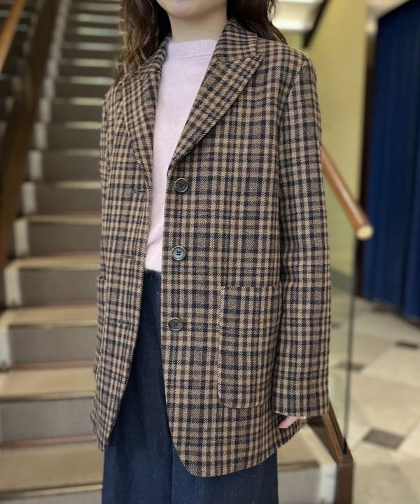 蒲原 捺美さんの「BEAMS WOMEN｜Demi-Luxe BEAMS / チェック ピークドラペル コート」を使ったコーディネート