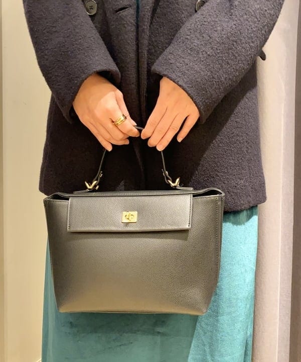 千田 静香さんの「BEAMS WOMEN｜PHILIPPE AUDIBERT / New Africa リング ゴールド」を使ったコーディネート