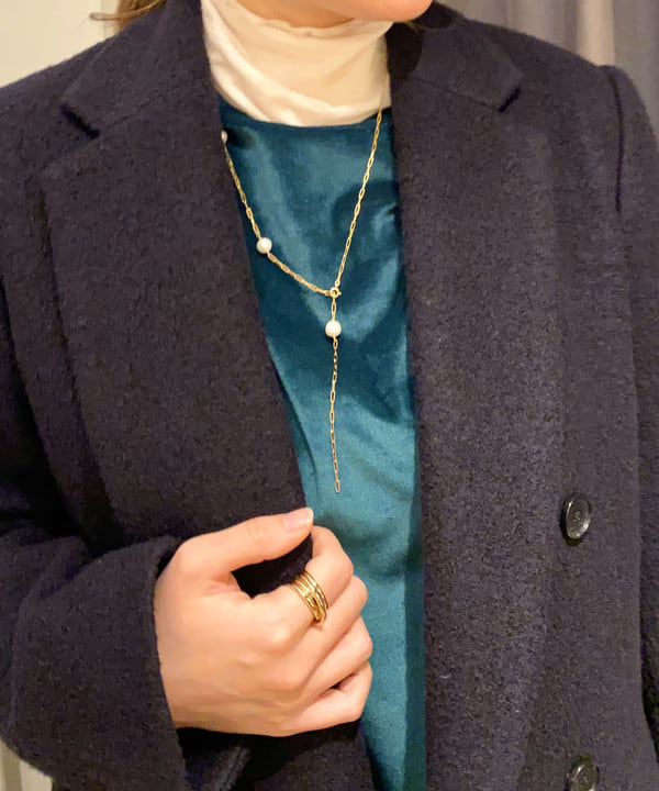 千田 静香さんの「BEAMS WOMEN｜PHILIPPE AUDIBERT / New Africa リング ゴールド」を使ったコーディネート