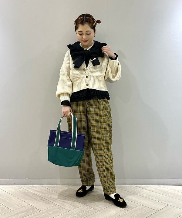 吉野 多恵さんの「BEAMS WOMEN｜L.L.Bean / Deep Bottom Deluxe Boat and Tote S」を使ったコーディネート