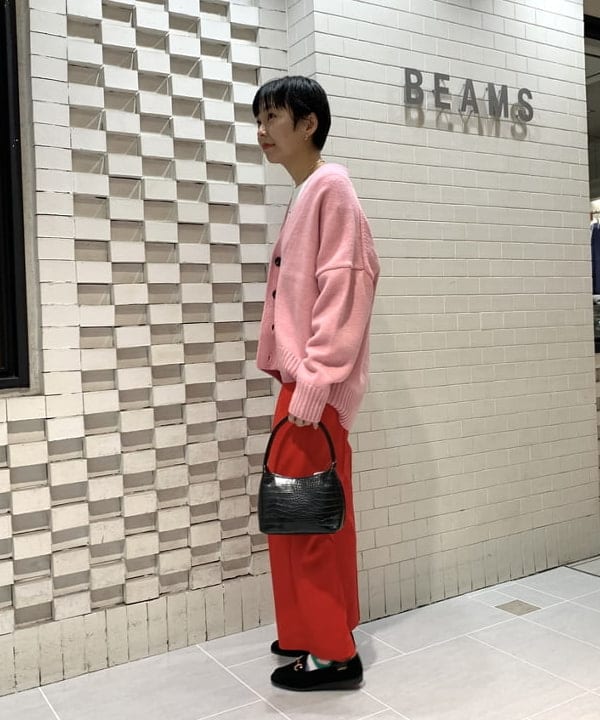 内山 瑛美さんの「BEAMS WOMEN｜Demi-Luxe BEAMS / ウールフラノ ピンタック パンツ」を使ったコーディネート