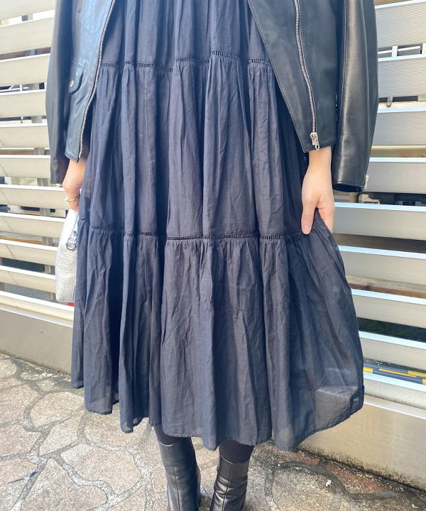 千田 静香さんの「BEAMS WOMEN｜GIANNI CHIARINI / メタリック ALIFA レザーショルダーバッグ S」を使ったコーディネート