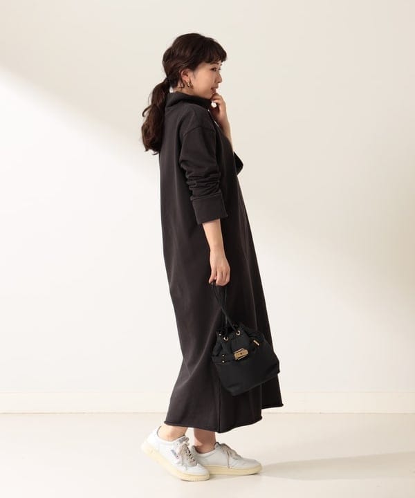 佐藤 美樹さんの「BEAMS WOMEN｜AUTRY / MEDALIST LOW レザースニーカー」を使ったコーディネート