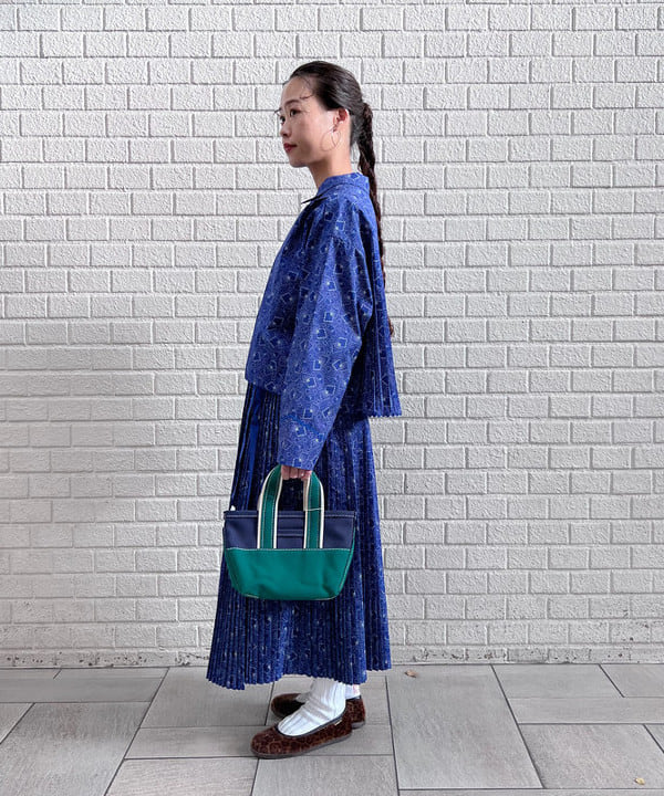 清水 彩乃さんの「BEAMS WOMEN｜L.L.Bean × BEAMS PLUS ＆ BEAMS BOY / Deep Bottom Deluxe Boat and Tote Mini」を使ったコーディネート