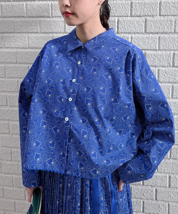 清水 彩乃さんの「BEAMS WOMEN｜L.L.Bean × BEAMS PLUS ＆ BEAMS BOY / Deep Bottom Deluxe Boat and Tote Mini」を使ったコーディネート